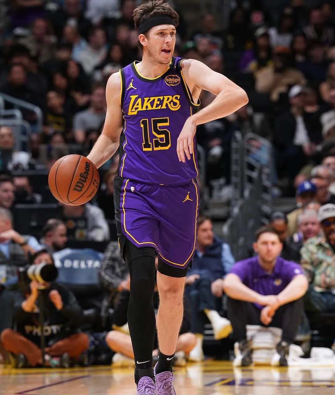 湖人B队爆冷76人，巴恩斯爆发神勇的简单介绍