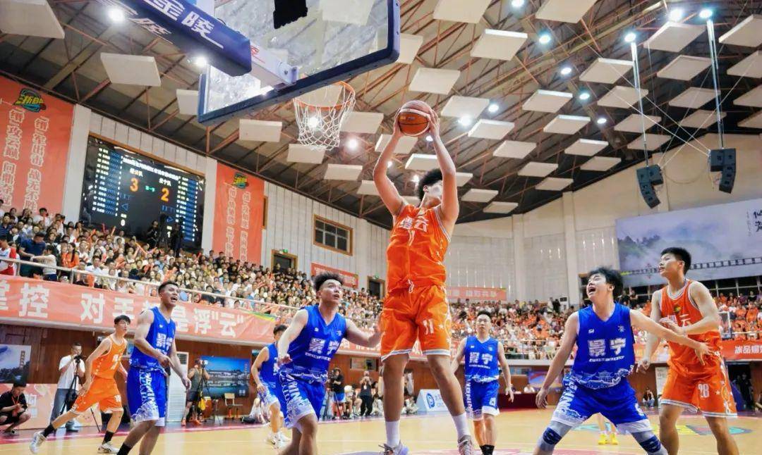 发展迅猛的篮球联赛吸引众多球迷关注的简单介绍