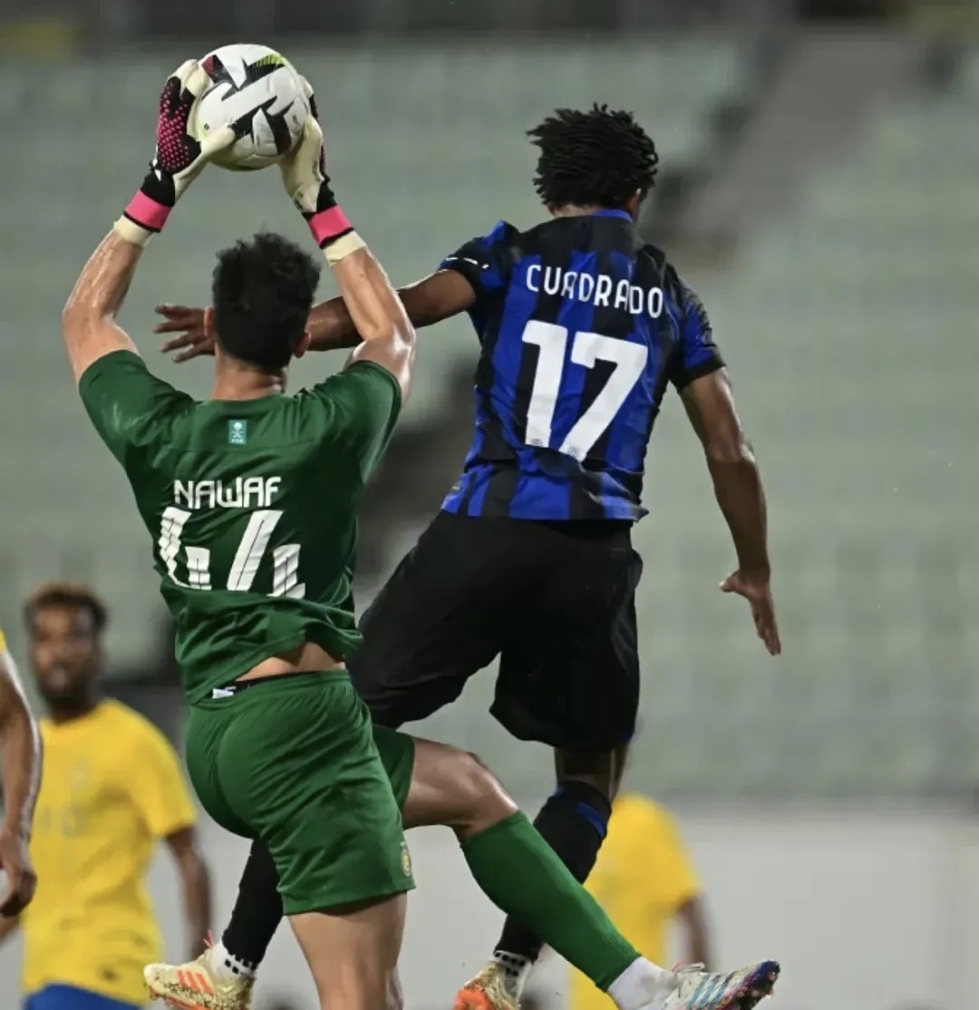 关于顶级球队再展雄风，球员技艺娴熟，配合默契的信息