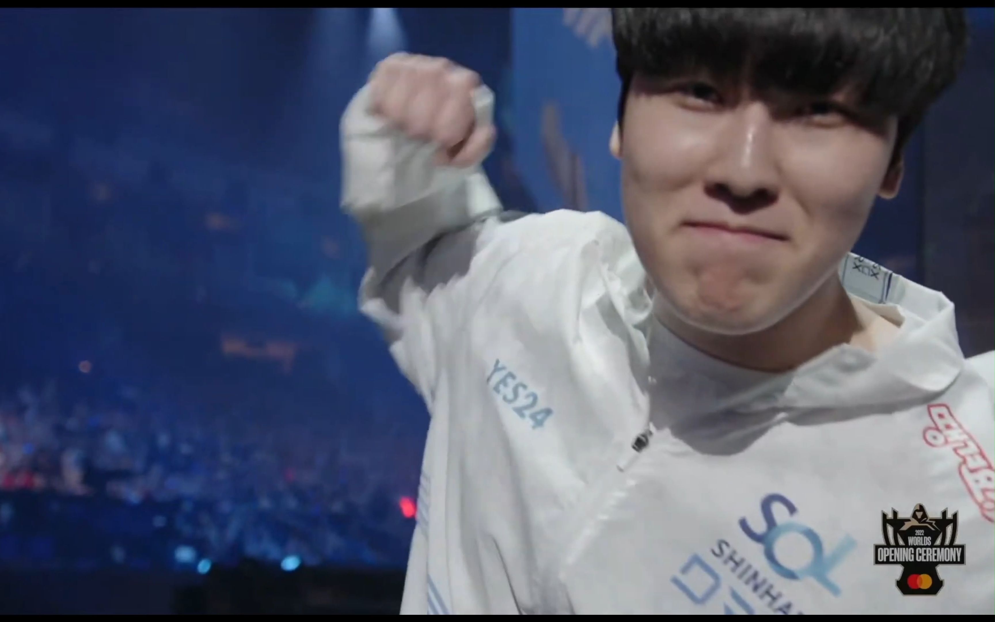 DK横扫HKA，ShowMaker关键团战开团秒人宿命之战全球总决赛，锁定晋级资格的简单介绍