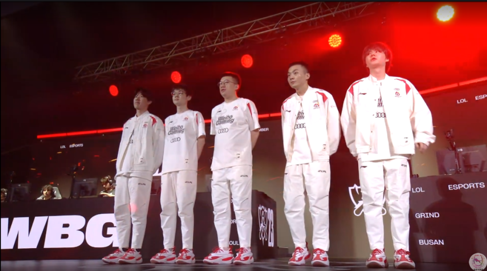 DRX险胜WBG，Caps团战一打五宿敌对决成都决赛之夜，技惊四座